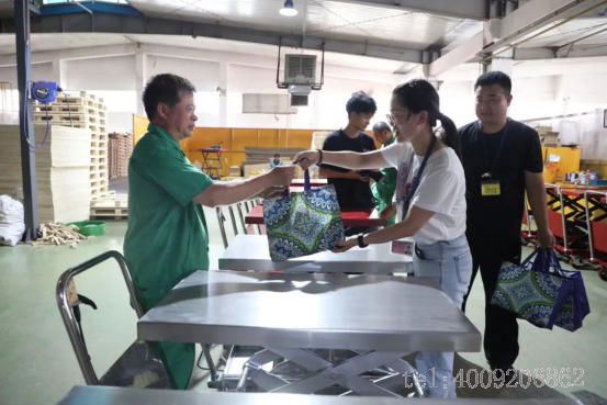 【關(guān)懷】如意公司工會(huì )開(kāi)展夏日送清涼活動(dòng)(圖2)